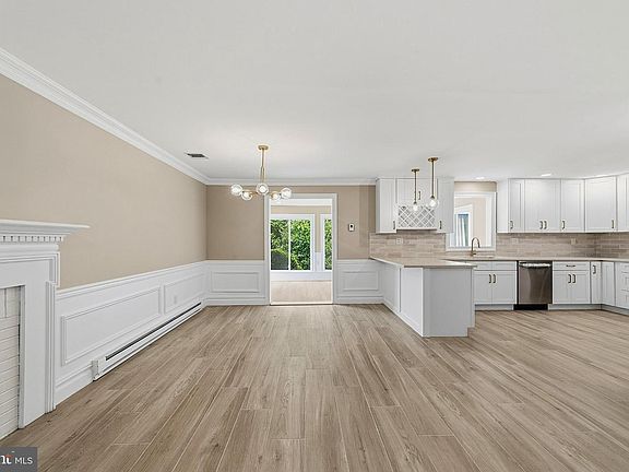 5th image of 66 Essex Rd #66B
