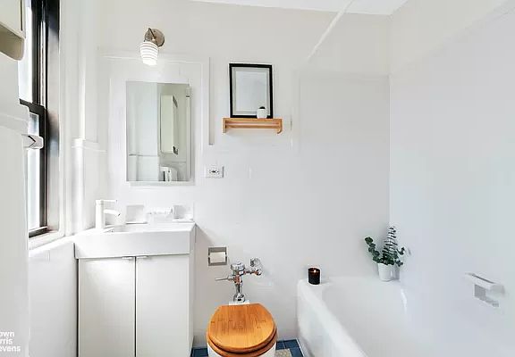 5th image of 457 W 57th St #1403