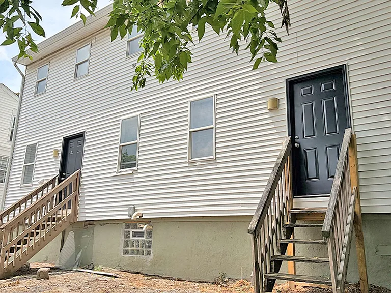 22-24 W Hollister St — Photo 4