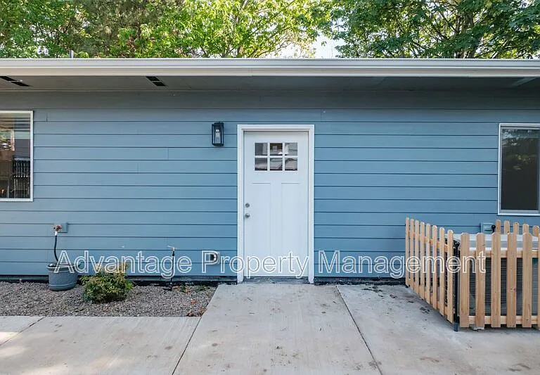 2190 SE Marion St — Photo 7