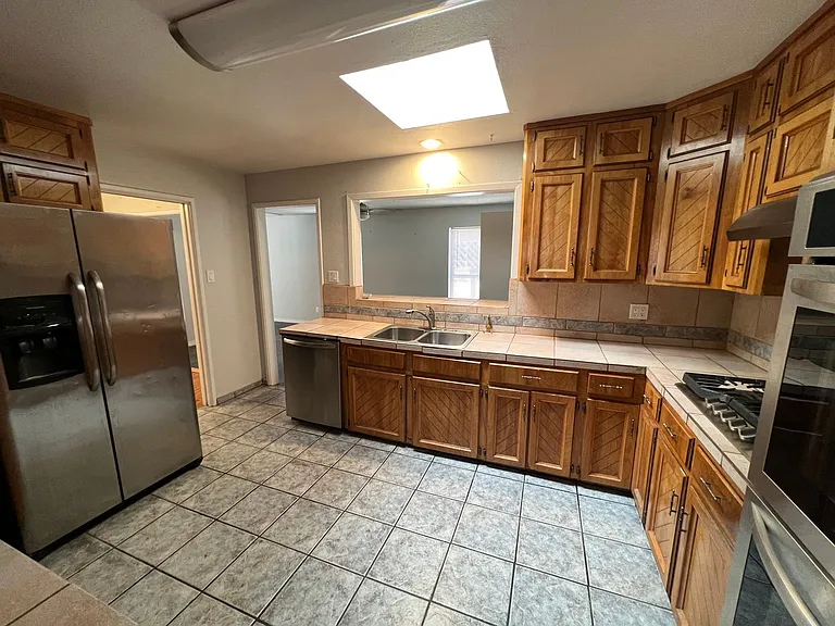 1109 Chama St NE — Photo 5