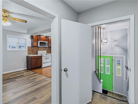 2nd image of 7 James St