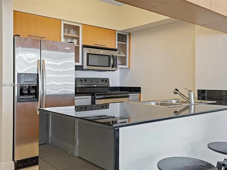 1750 N Bayshore Dr #3605 — Photo 3