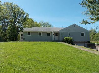 3994 Calkins Rd, Youngstown, NY 14174