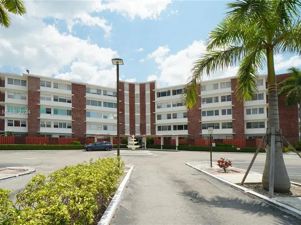 1700 NE 105th St APT 310, Miami Shores, FL 33138