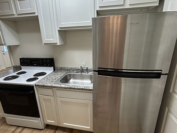 5th image of 10 Brower Rd #102