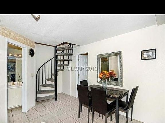 5th image of 540 Elm Dr Unit 202