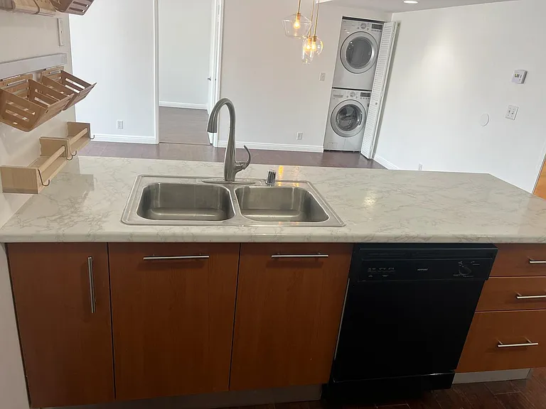 2121 Beloit Ave #312 — Photo 12