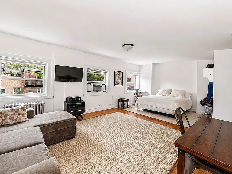 9 W 10th St #4R — Photo 4