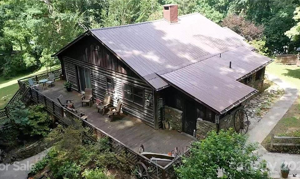 1st image of 20 Deavermont Cir