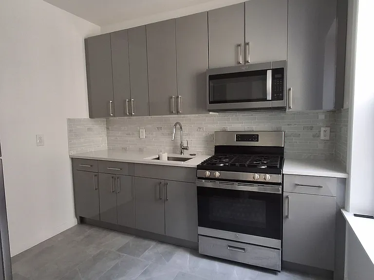 654 Rogers Ave #3F — Photo 7