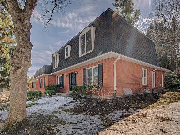 2nd image of 20 Rosslinn Rd