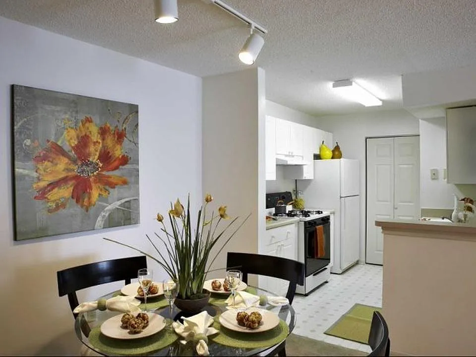 Ashley Cascade Apartments — Photo 3