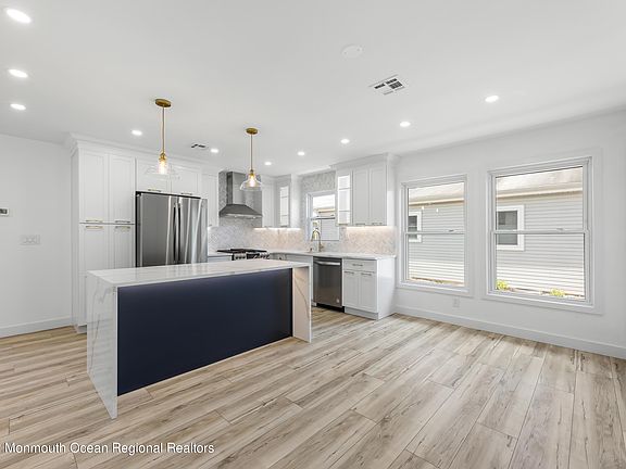 4th image of 9 Caracas Ct