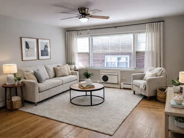 5916 W Montrose Ave #3, Chicago, IL 60634