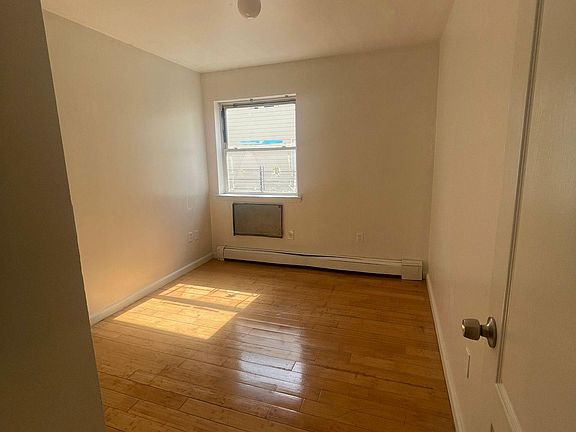 3rd image of 2908 Grace Ave #2