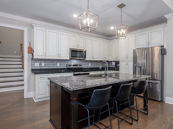 4th image of 1835 Belotes Ferry Rd