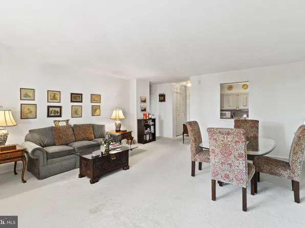 1901 John F Kennedy Blvd APT 2808, Philadelphia, PA 19103