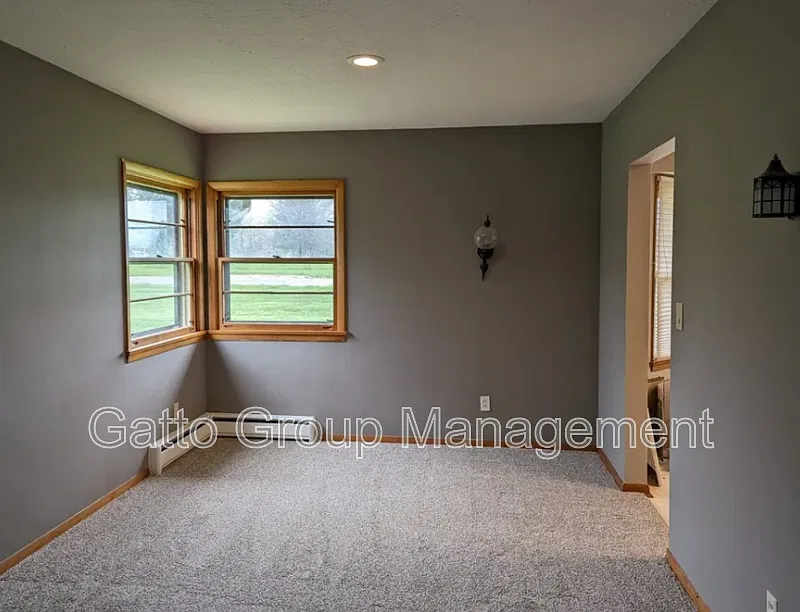 3 bed, 2.5 bath, 1552 sqft, $1,550 — Photo 4