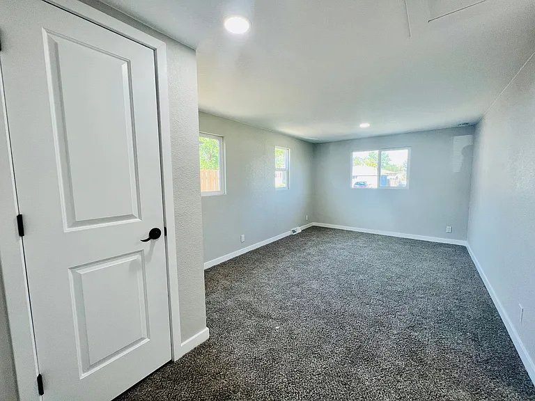 702 S Wolcott Ct — Photo 16