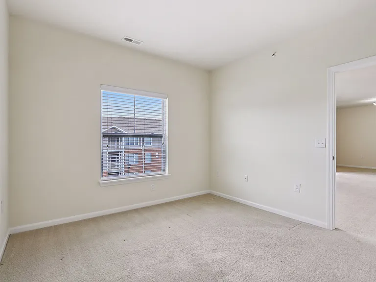 Burkart Crossing Apartments — Photo 32