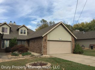 3229 W Hanover St, Springfield, MO 65807