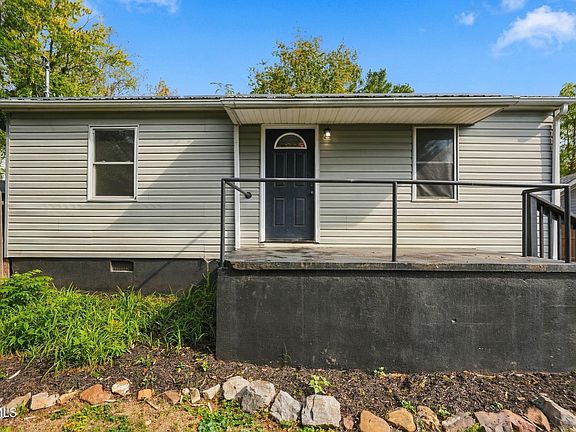 2nd image of 1228 Indian Ridge Rd