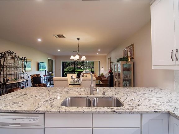 5th image of 5635 Golf Pointe Dr APT 101