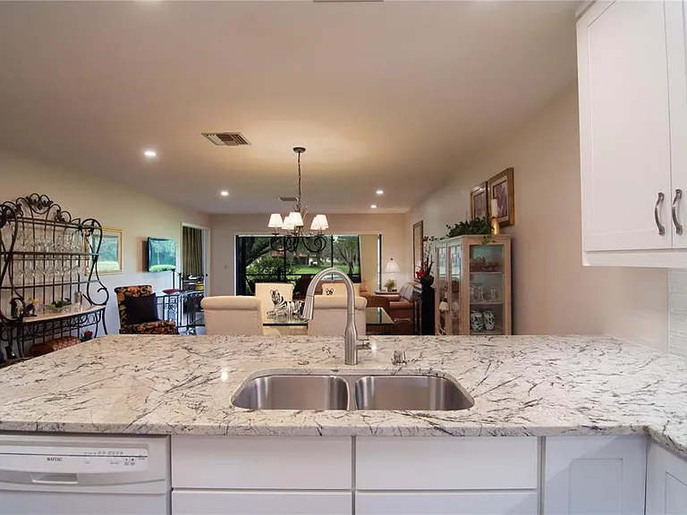 5635 Golf Pointe Dr #101 — Photo 5