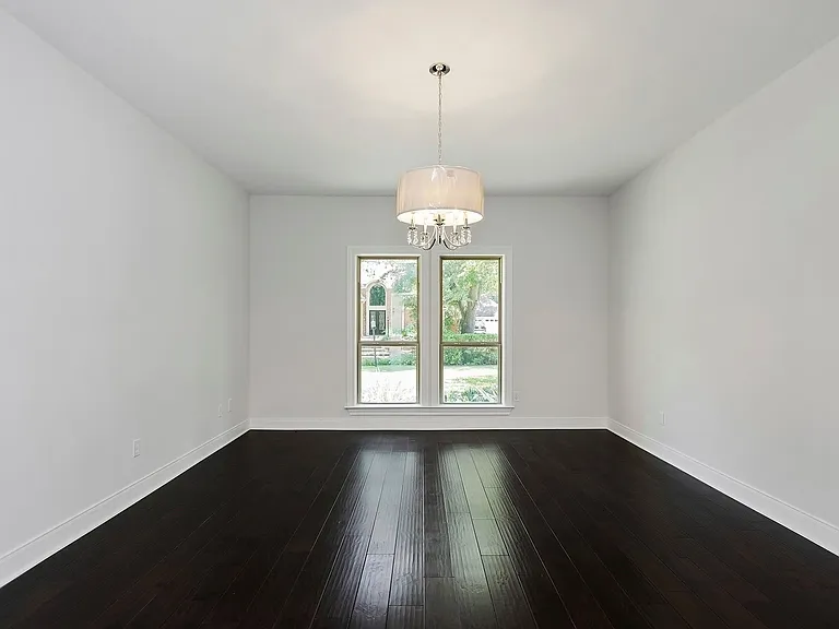810 Herdsman Dr — Photo 16