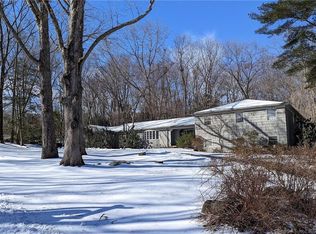 16 Pine Ridge Rd, Woodbridge, CT 06525