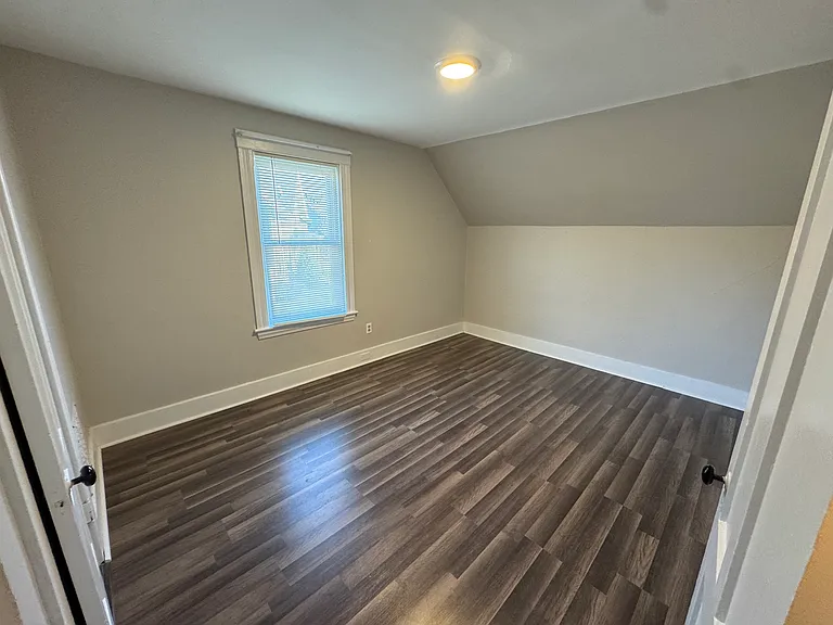 260 Main St — Photo 8