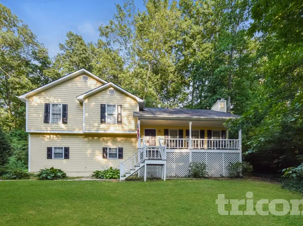 329 Stratford Dr, Douglasville, GA 30134