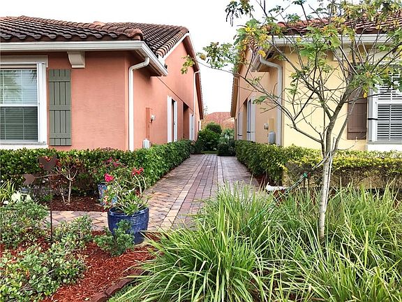 5th image of 6390 Oxford Cir