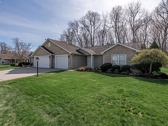 2nd image of 590 N Vineyard Cir