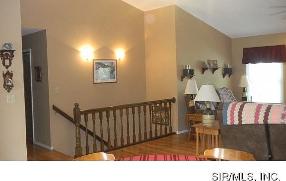4th image of 4 Autumn Glen Dr