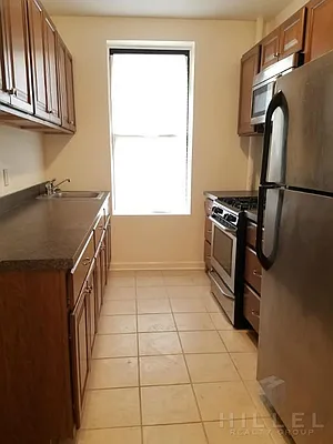 Rented by Hillel Realty Group | media 31