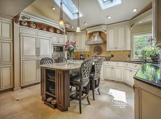 48 Tree Top Rd, White House Station, NJ 08889