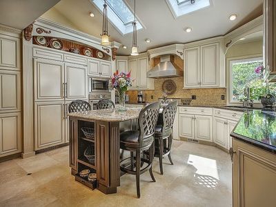 48 Tree Top Rd, White House Station, NJ, 08889