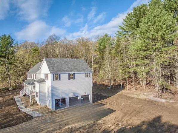 7 Maple St, Stow, MA 01775
