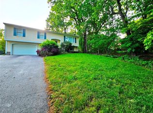 14 Summit Rd, Cumberland, RI 02864