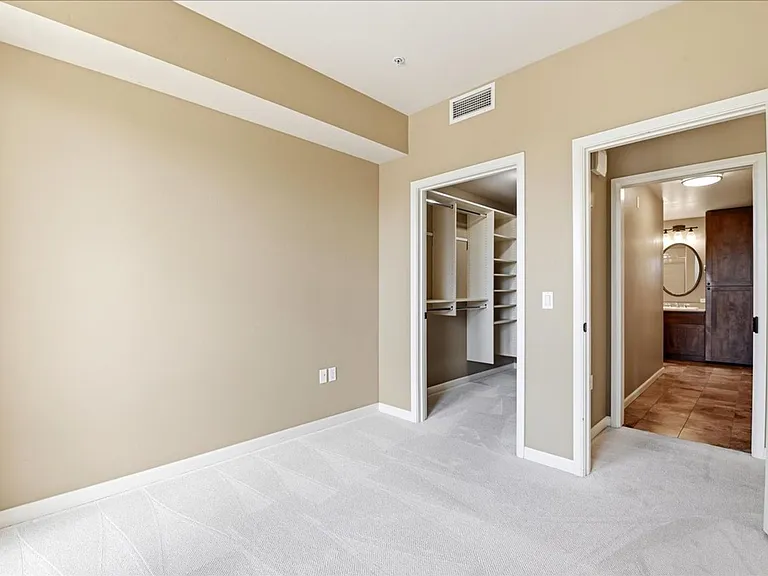 323 W Jefferson #503 — Photo 15
