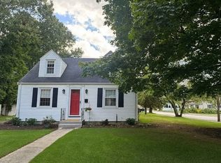 1 Windsor Ave, Natick, MA 01760