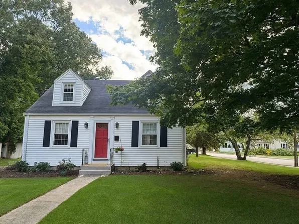 1 Windsor Ave, Natick, MA 01760