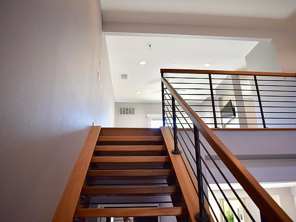 5th image of 938 S Oceo Cir