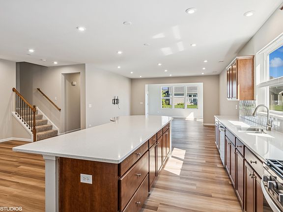 4th image of 1070 Bernice Dr