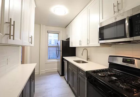 2nd image of 74 Gatling Pl APT 2F