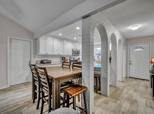 5004 Meadow Lark St, Dickinson, TX 77539