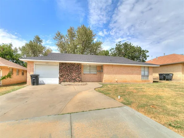 109 SW 14th St, Moore, OK 73160