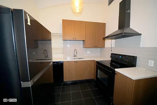 Rented by Citi Habitats | media 10